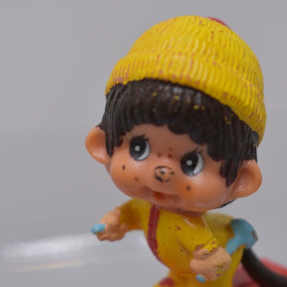 Vintage Toys, 1979 Monchichi PVC Figurines - Skiing, Vintage Gift Idea, Collecti - Picture 2 of 7